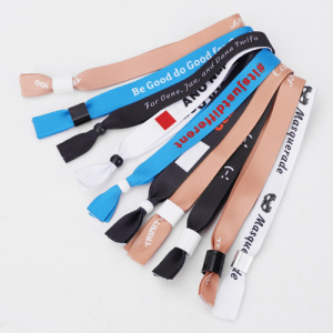 BRACELET FOR THE EVENT AND FAIR